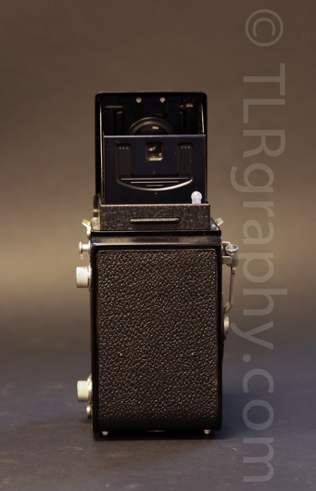 Back view - Minolta Autocord RG Version 1, 1961, Japan